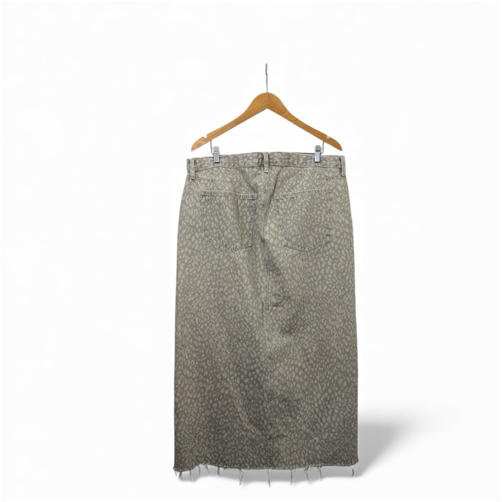 NWOT Universal thread Denim Maxi Jean Skirt Light Leopard Animal Print. 
Size 16 - Picture 5 of 11